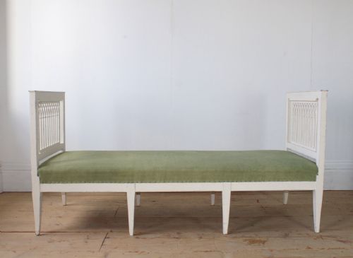 19th century restored gothic day bed - CATEGORY: ANTIQUE BEDS - DATED 19TH CENTURY
