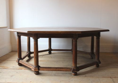 large 19th century centre table - CATEGORY: ANTIQUE TABLES - DATED 19TH CENTURY