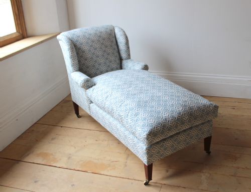 HOWARD AND SONS DAYBED - ADDITIONAL PHOTO 2