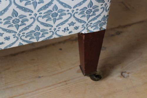 HOWARD AND SONS DAYBED - ADDITIONAL PHOTO 4