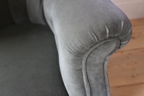 19TH CENTURY BUTTON BACK ARMCHAIR - ADDITIONAL PHOTO 4