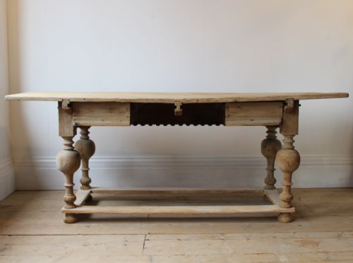 18th century dutch side table - CATEGORY: ANTIQUE TABLES - DATED 18TH CENTURY