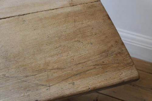 18TH CENTURY DUTCH SIDE TABLE - ADDITIONAL PHOTO 4