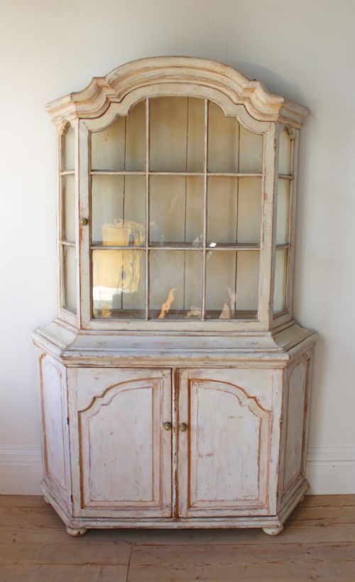 18th century display cabinet - CATEGORY: ANTIQUE CABINETS - DATED 18TH CENTURY