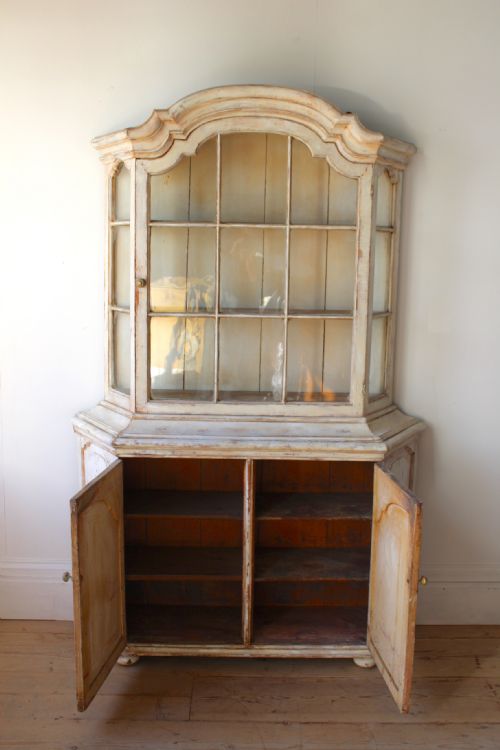 18TH CENTURY DISPLAY CABINET - ADDITIONAL PHOTO 1