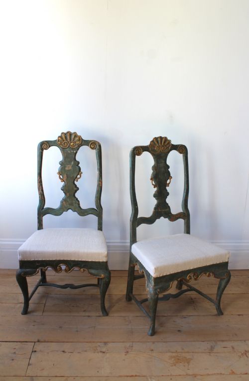 PAIR OF 18TH CENTURY CHAIRS - ADDITIONAL PHOTO 1