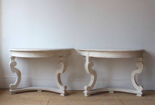 pair of 1920s console tables - CATEGORY: ANTIQUE TABLES - DATED 1920