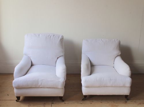 MATCHED PAIR OF HOWARD STYLE BRIDGEWATER ARMCHAIRS - ADDITIONAL PHOTO 3