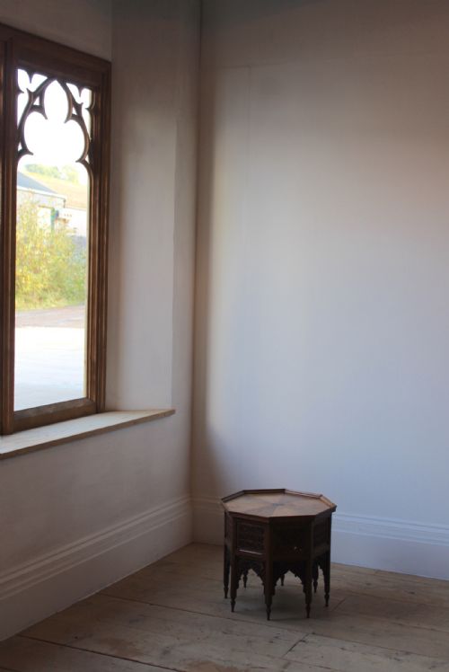 19TH CENTURY INDIAN TABLE - ADDITIONAL PHOTO 3