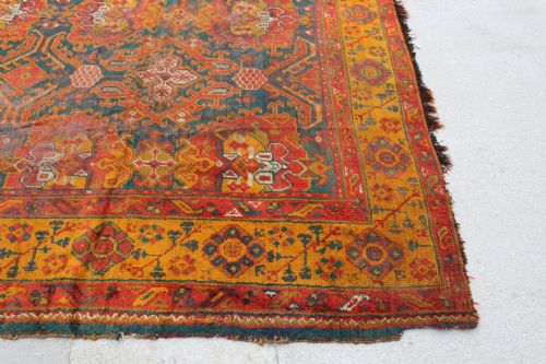 TURKISH USHAK RUG - ADDITIONAL PHOTO 1