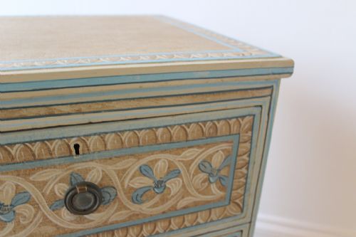 19TH CENTURY CHEST OF DRAWERS - ADDITIONAL PHOTO 1