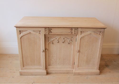 19th century gothic cabinet - CATEGORY: ANTIQUE SIDEBOARDS - DATED 19TH CENTURY