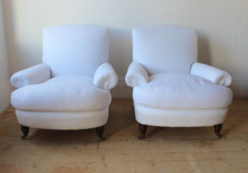 LARGE PAIR OF COUNTRY HOUSE ARMCHAIRS - ADDITIONAL PHOTO 1