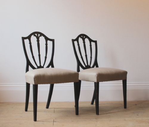 PAIR OF GEORGE III SIDE CHAIRS - ADDITIONAL PHOTO 1