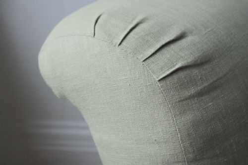 PAIR OF HOWARD STYLE ARMCHAIRS - ADDITIONAL PHOTO 5