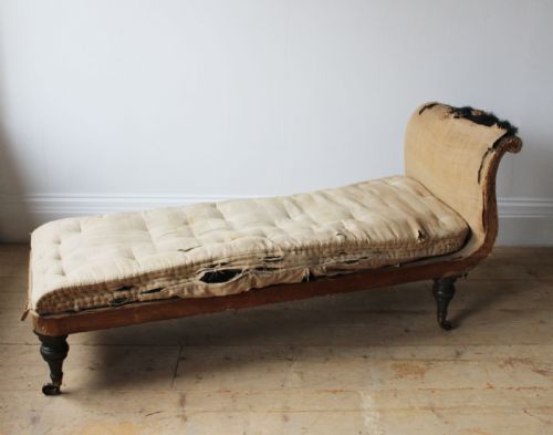 19TH CENTURY DAYBED - ADDITIONAL PHOTO 1