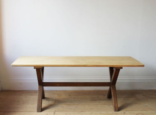 AN ENGLISH OAK XFRAME TABLE - ADDITIONAL PHOTO 1
