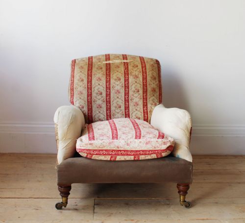 19TH CENTURY HOWARD AND SON GRAFTON ARMCHAIR - ADDITIONAL PHOTO 2