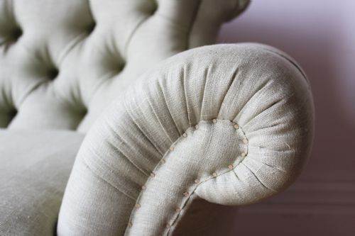 19TH CENTURY HOWARD STYLE WOODSTOCK SOFA - ADDITIONAL PHOTO 3