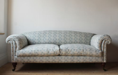 19th century howard and son sofa - CATEGORY: ANTIQUE SOFAS - DATED 19TH CENTURY