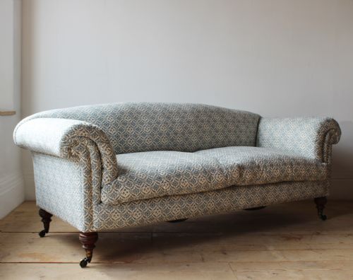 19TH CENTURY HOWARD AND SON SOFA - ADDITIONAL PHOTO 2
