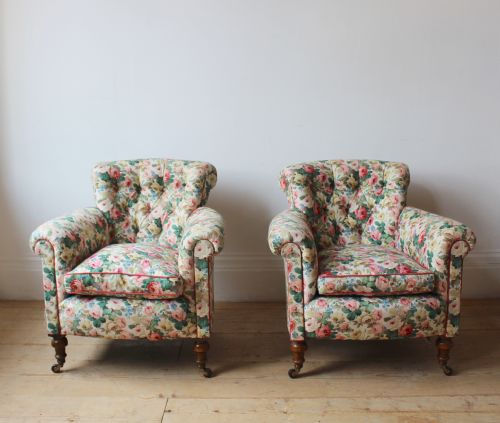 PAIR OF HOWARD STYLE WOODSTOCK ARMCHAIRS - ADDITIONAL PHOTO 1