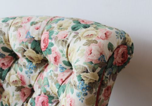 PAIR OF HOWARD STYLE WOODSTOCK ARMCHAIRS - ADDITIONAL PHOTO 2