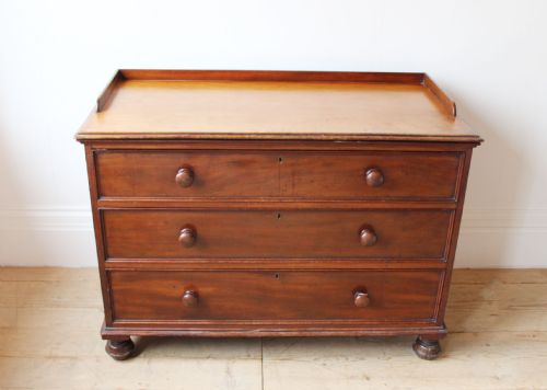 19TH CENTURY CHEST OF DRAWERS - ADDITIONAL PHOTO 1