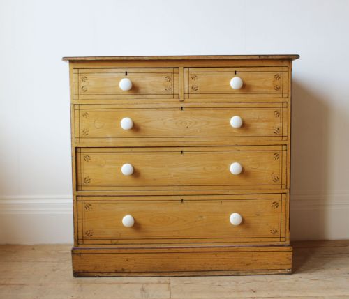 19th century chest of drawers - CATEGORY: ANTIQUE CHEST OF DRAWERS - DATED 19TH CENTURY