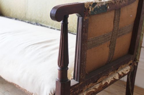 18TH CENTURY GEORGIAN SOFA - ADDITIONAL PHOTO 2