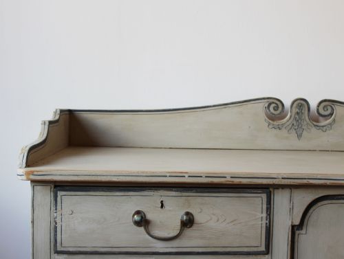19TH CENTURY DRESSER BASE - ADDITIONAL PHOTO 4