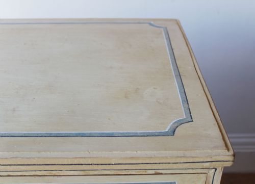 19TH CENTURY CHEST OF DRAWERS - ADDITIONAL PHOTO 1