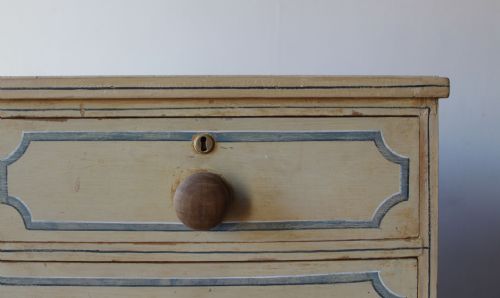 19TH CENTURY CHEST OF DRAWERS - ADDITIONAL PHOTO 4
