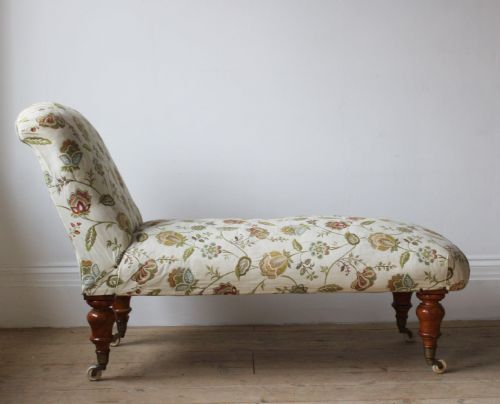 19th century chaise - CATEGORY: ANTIQUE SOFAS - DATED 19TH CENTURY