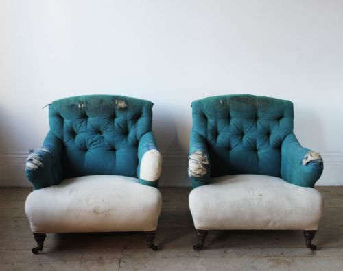 PAIR OF HOWARD AND SONS ARMCHAIRS - ADDITIONAL PHOTO 1