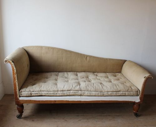 large country house chaise - CATEGORY: ANTIQUE SOFAS - DATED 19TH CENTURY