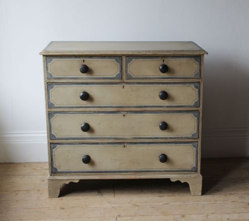 19TH CENTURY CHEST OF DRAWERS - ADDITIONAL PHOTO 1