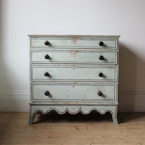 19th century chest of drawers - CATEGORY: ANTIQUE CHEST OF DRAWERS - DATED 19TH CENTURY