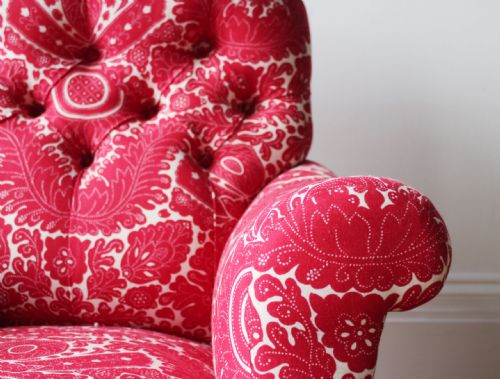 19TH CENTURY BUTTON BACK ARMCHAIR - ADDITIONAL PHOTO 3