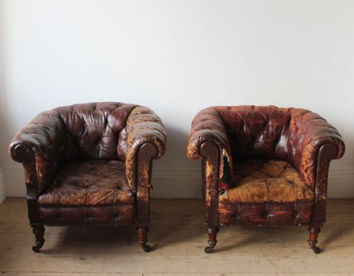 PAIR OF CHESTERFIELD ARMCHAIRS - ADDITIONAL PHOTO 1