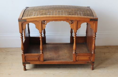 19TH CENTURY DOGS BED - ADDITIONAL PHOTO 1