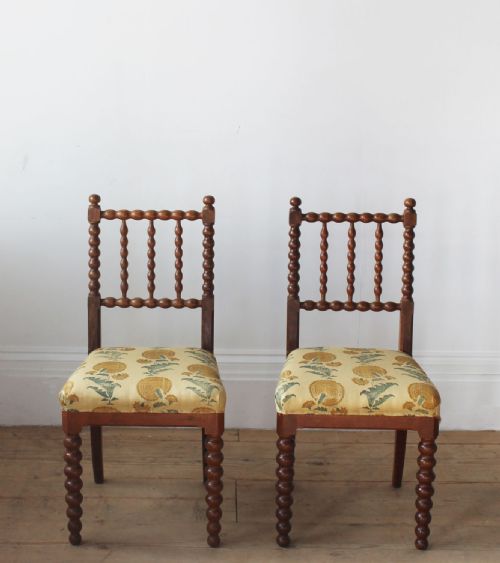 PAIR OF 19TH CENTURY SIDE CHAIRS - ADDITIONAL PHOTO 1