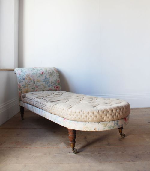 19th century daybed - CATEGORY: ANTIQUE BEDS - DATED 19TH CENTURY