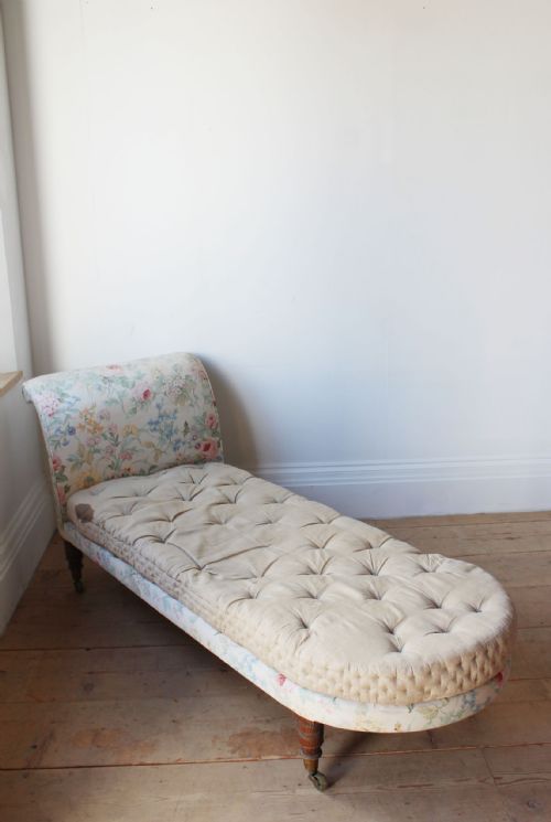 19TH CENTURY DAYBED - ADDITIONAL PHOTO 1