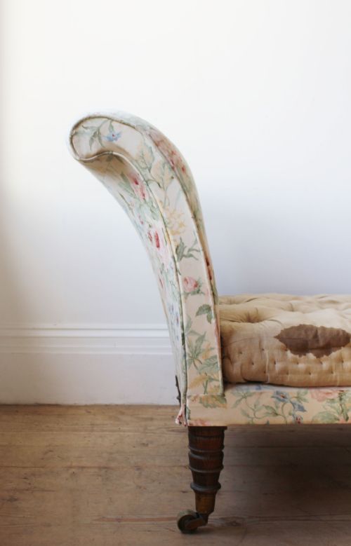 19TH CENTURY DAYBED - ADDITIONAL PHOTO 4