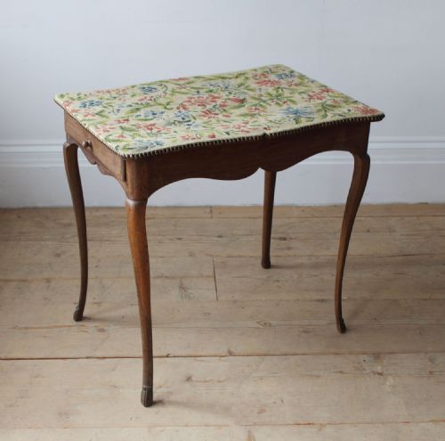 18th century side table - CATEGORY: ANTIQUE TABLES - DATED 18TH CENTURY