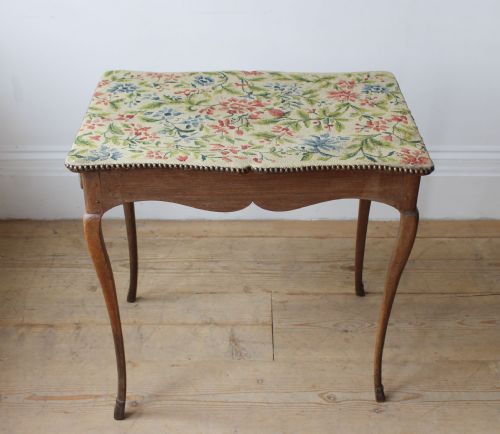 18TH CENTURY SIDE TABLE - ADDITIONAL PHOTO 2