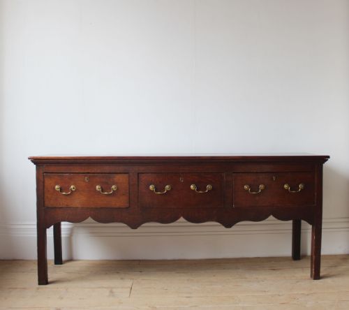 18th century oak dresser - CATEGORY: ANTIQUE SIDEBOARDS - DATED 19TH CENTURY