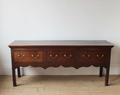 18TH CENTURY OAK DRESSER - ADDITIONAL PHOTO 1