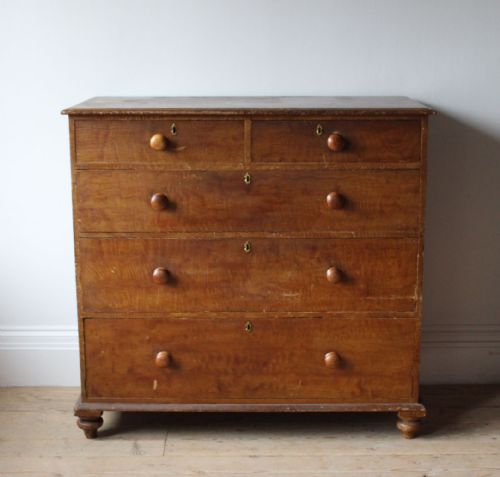 LARGE 19TH CENTURY PINE CHEST - ADDITIONAL PHOTO 1